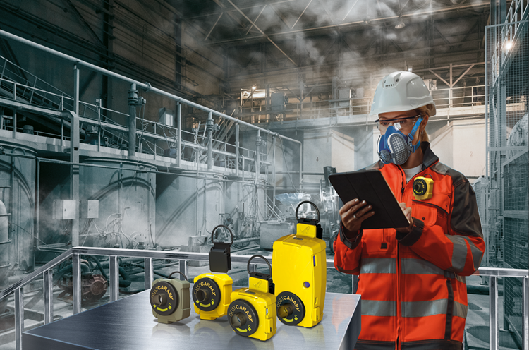 Wearable device monitors onsite dust exposure